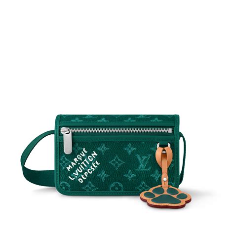 Products by Louis Vuitton: Bosphore Wearable Wallet